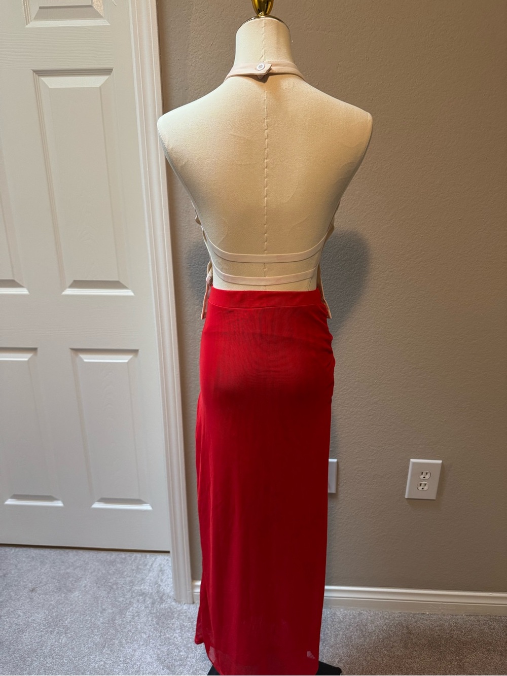 Vacation Two piece Set. Red and White Floral Maxi Set. Sold out online!! - Picture 2 of 2